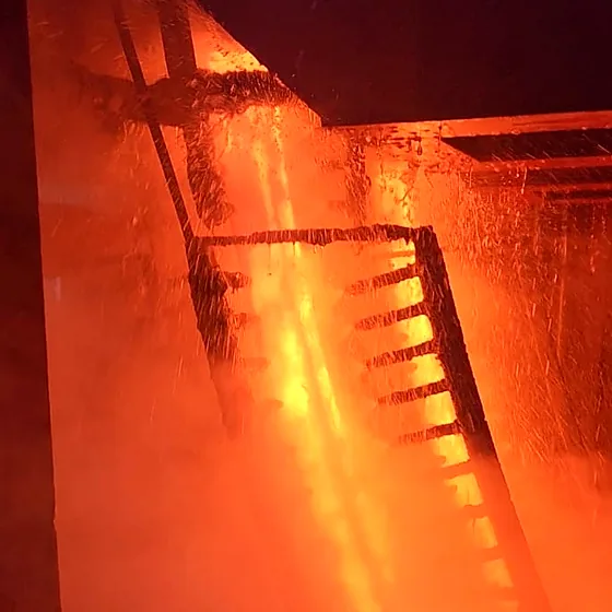 Water quenching a red-hot steel bar on the PSML rolling line